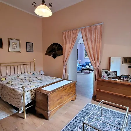 Appartamento Grande Indipendente Per Due Persone A Palazzo Lupis Grotteria