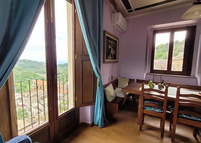 Grande Indipendente Per Due Persone A Palazzo Lupis *