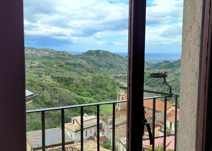 Grande Indipendente Per Due Persone A Palazzo Lupis Apartamento